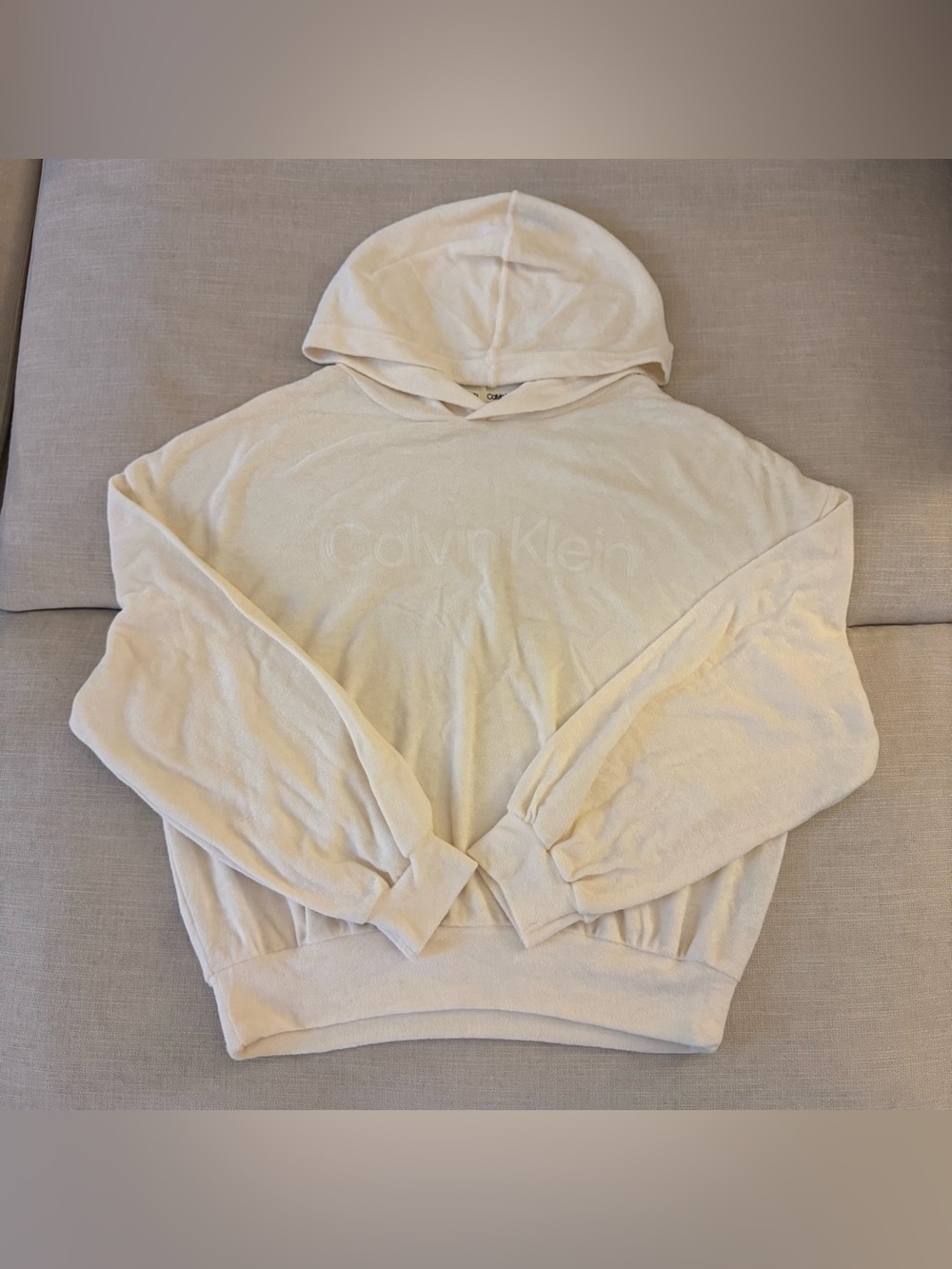 🍦 Calvin Klein | Cream Plush Crewneck Hooded Sweater (Size XS) 🍦